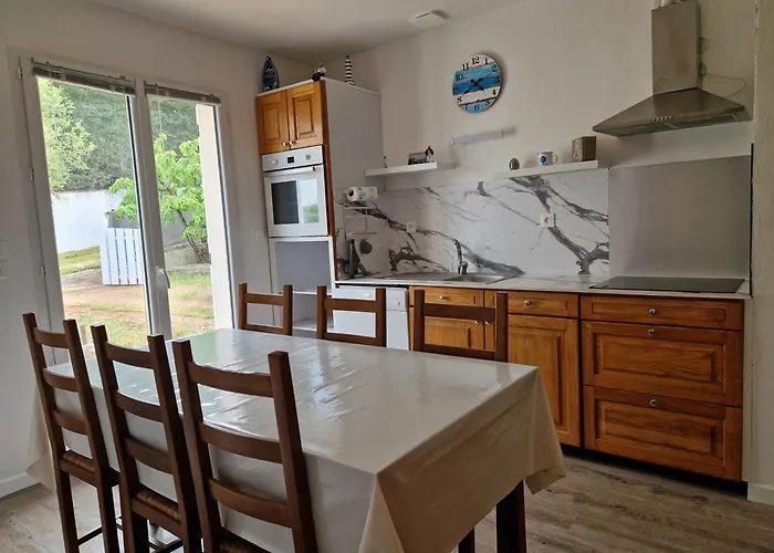 Prázdninový dům Maison De La Frandiere-98m2-6 Pers-3 Ch-2 Sdb-2 Wc-wi-fi-500 Metres De La Barbâtre