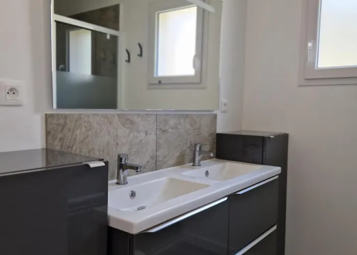 Maison De La Frandiere-98m2-6 Pers-3 Ch-2 Sdb-2 Wc-wi-fi-500 Metres De La